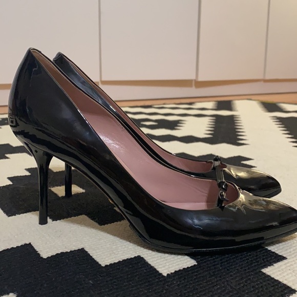 Gucci Patent Leather Knotted Bow Pointed Toe Pumps 37.5 - Picture 4 of 13
